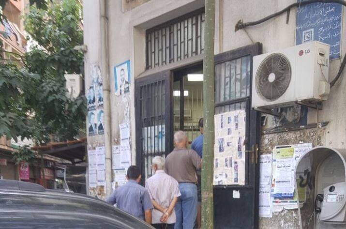 بالصورة.. "الطابور" وصل إلى خارج "سنترال التل"!
