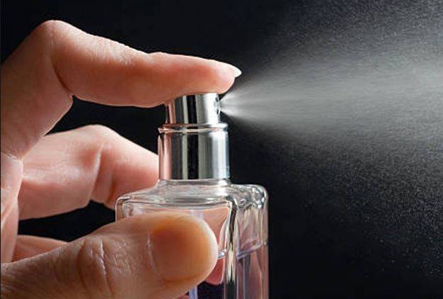 عطر "قاتل" يغزو الدّول العربية.. هل وصل إلى لبنان؟!