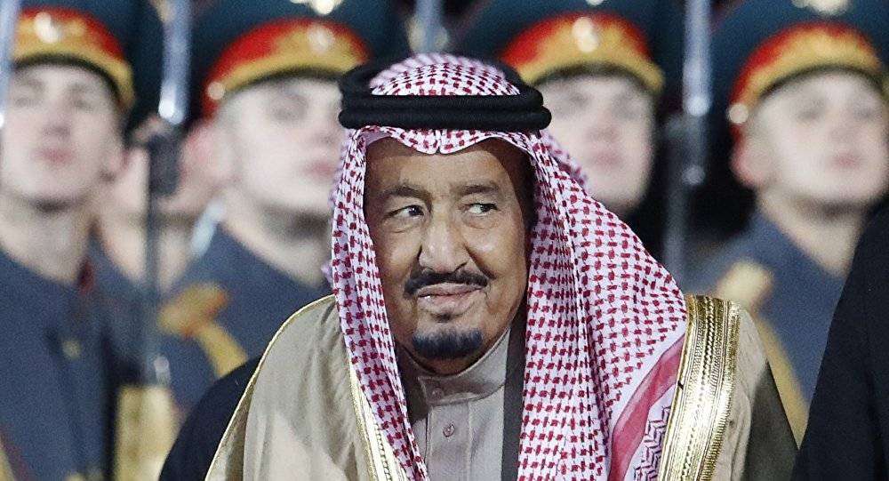أول تعليق من الملك سلمان بعد وصوله إلى موسكو