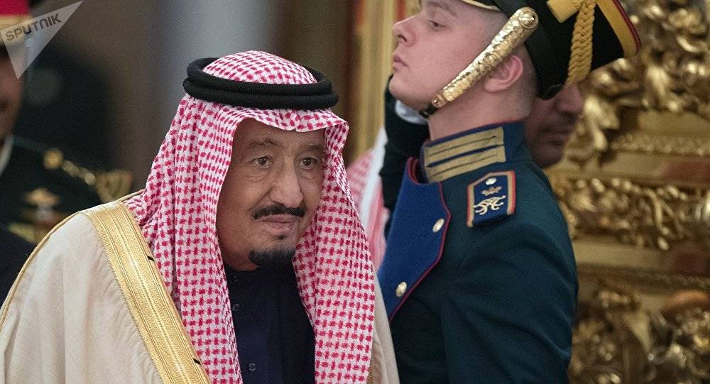 العاهل السعودي: نحن مطالبون بإيجاد حل سياسي يضمن سلامة الأراضي السورية