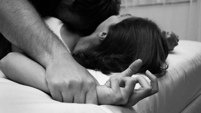 تعرفوا إلى الممثلة اللبنانية ضحية اعتداء 'الناطور' في صربا
