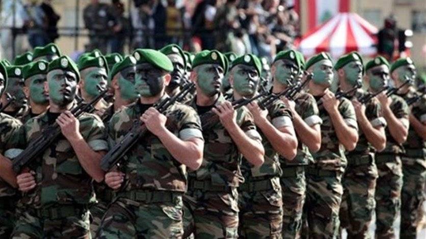 سيارة تصدم عسكريين اثنين في الجيش اللبناني...