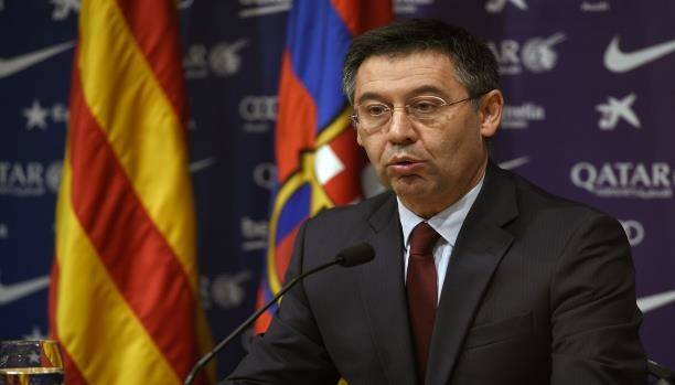 برشلونة يدعو إلى الحوار لحل أزمة كتالونيا وإسبانيا
