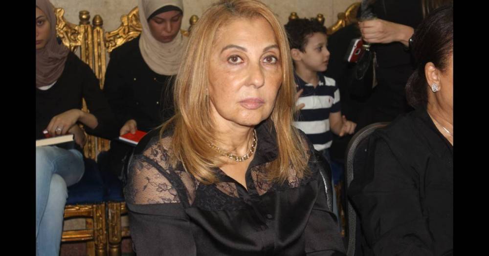صور صادمة.. نجمات بملامح قاسية ومعيبة من دون مكياج!