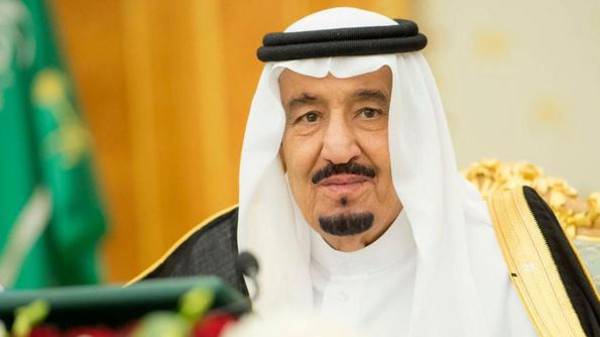 معهد العلاقات الدولية في موسكو يقلد الملك سلمان الدكتوراه الفخرية