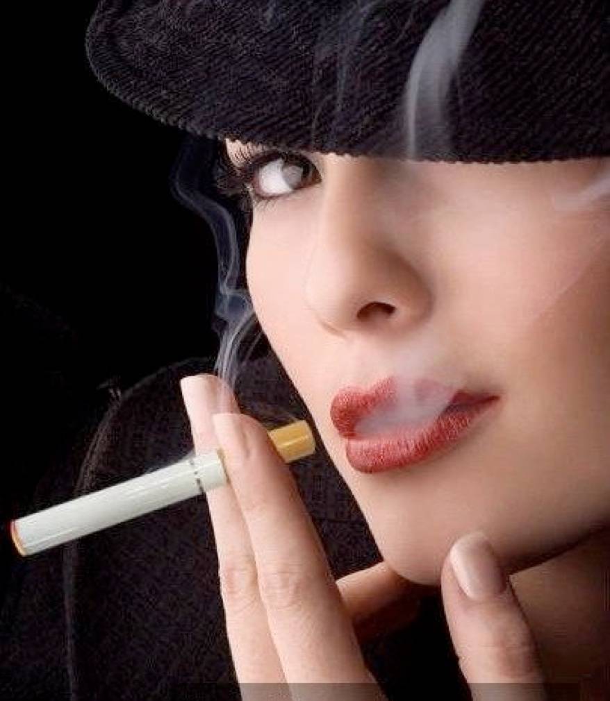 نساء مُدخِّنات... أخطار مضاعفة!