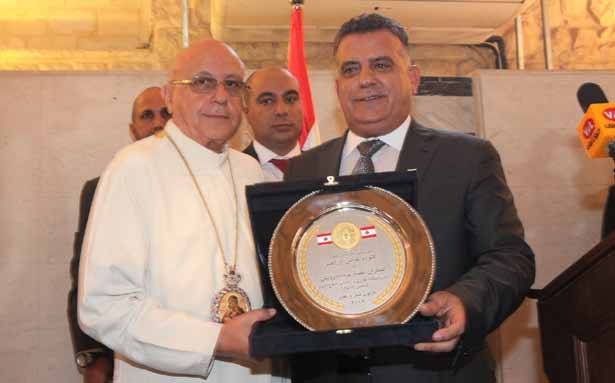 رئيس أساقفة الفرزل وزحلة والبقاع كرّم مدير الأمن العام
