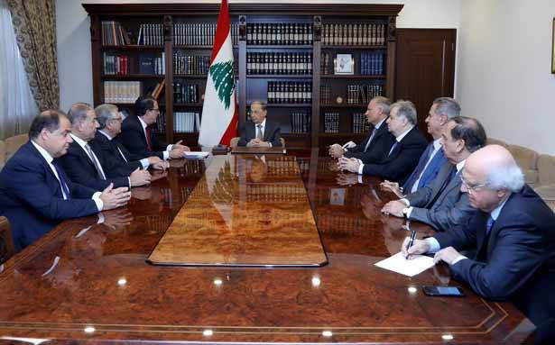 عون أمام وفد «الهيئات الإقتصاديّة» :
لا عودة عن الإجراءات التي تضبط
الواردات والنفقات ومُكافحة الفساد