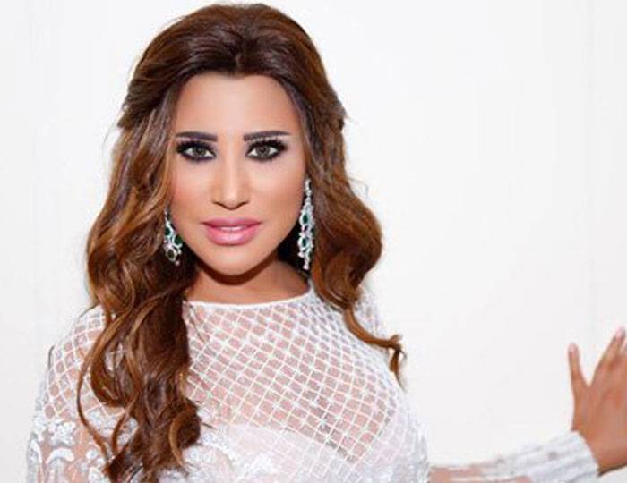 نجوى كرم وتأجيل جديد