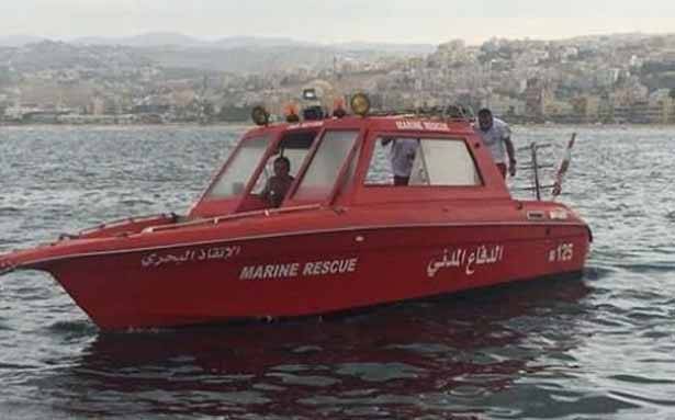 الدفاع المدني أنقذ مواطناً فُقد مقابل شاطئ الجية