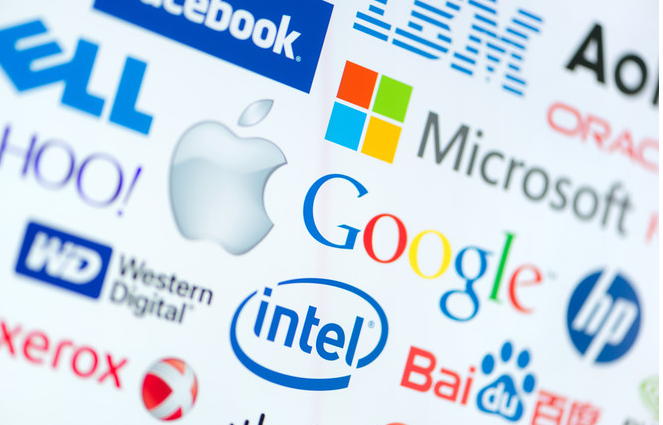 1.1 تريليون درهم تجارة الإمارات من الهواتف وأجهزة الكمبيوتر