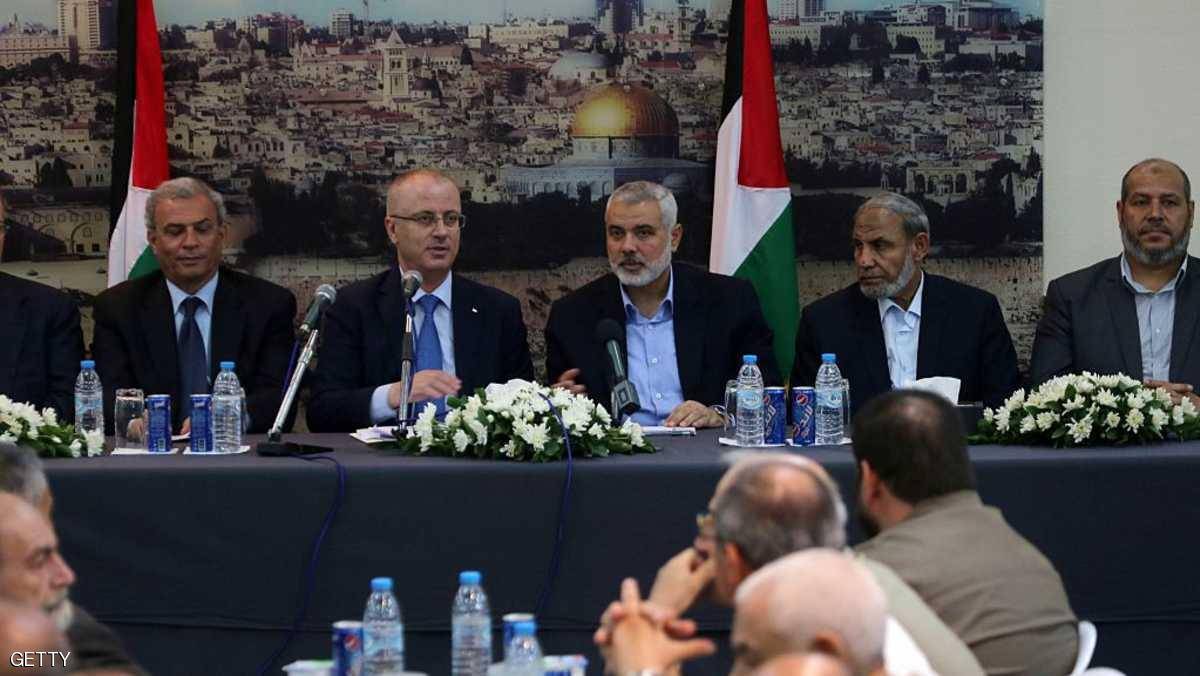 فتح وحماس توقعان اتفاق المصالحة بالقاهرة
