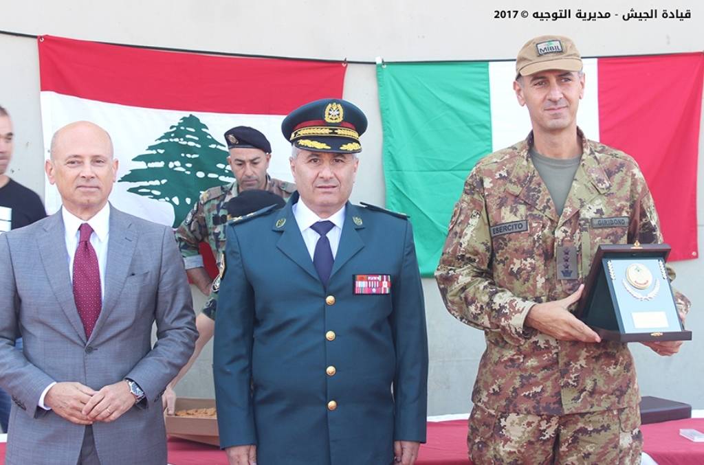 تخريج عناصر من الحرس الجمهوري تابعوا دورتي حماية الشخصيات والتدخل السريع