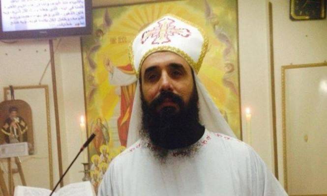 شاهد.. لحظة مقتل كاهن مصري بالسكين على يد شاب