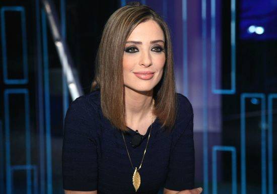 قصة صبيانية وشعر أشقر صارخ.. هل كان سيعجب تيم حسن بلوك وفاء القديم؟