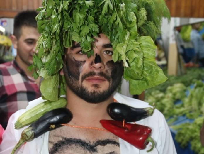 بعضها مضحك.. اليكم أغرب عادات الزواج!