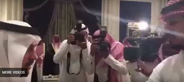 هدية ثمينة من أمير الرياض لسعودي قام بموقف بطولي (فيديو)