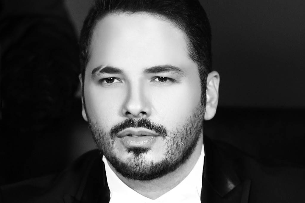 فيديو طريف.. نجل رامي عياش يعزف البيانو بقدميه!