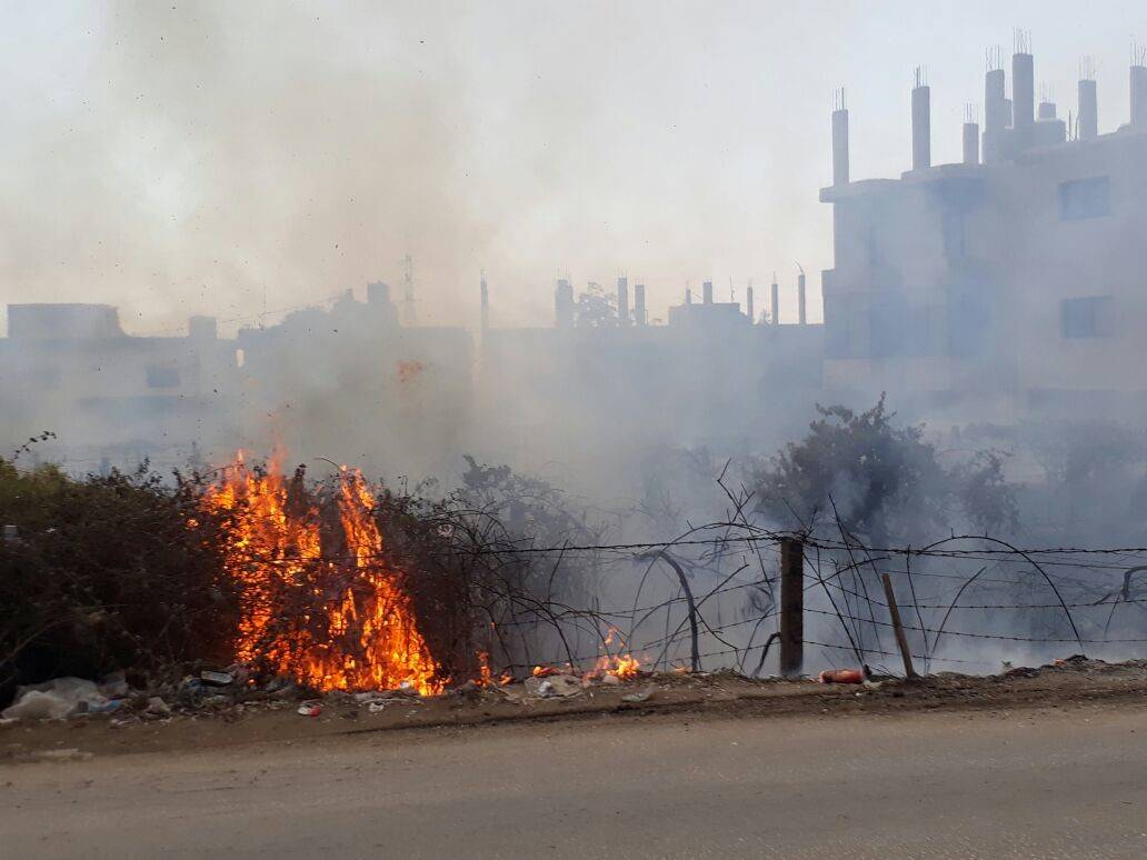 حريق في حلبا.. وعناصر الدفاع المدني تعمل على اخماده