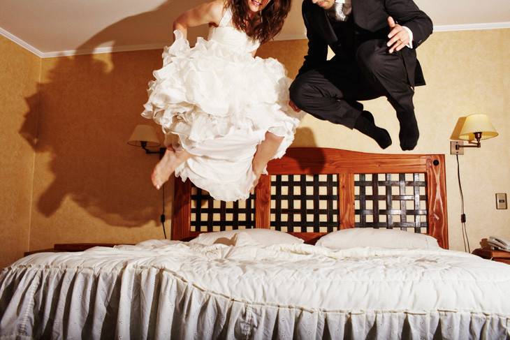أسرار هامة للمتزوجات حديثًا.. هذا ما ينتظركن!!!