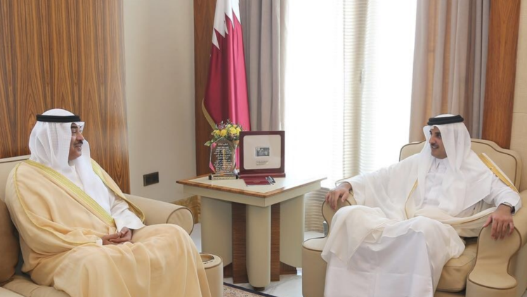 وزير خارجية الكويت يبحث مع أمير قطر مستجدات الأزمة الخليجية