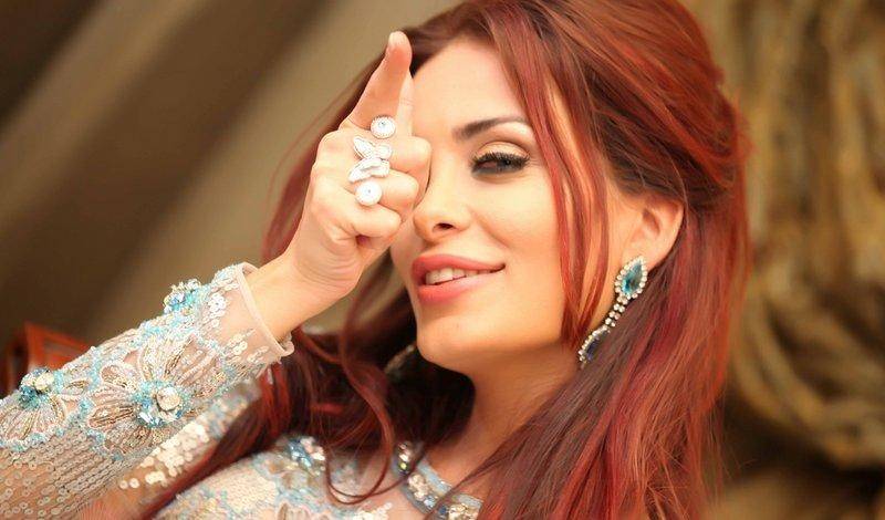 بالفيديو.. دومينيك حوراني تثير الجدل بإطلالة جريئة في حفل صديقتها!