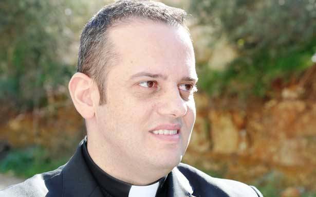 السعفة الآكاديميّة الفرنسيّة
 للخوري بيار أبي صالح