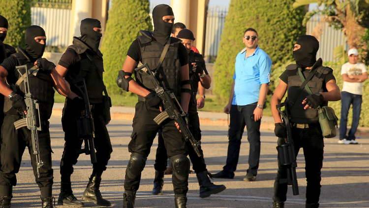 القوات المصرية تعرضت لكمين في الواحات وهناك رهائن