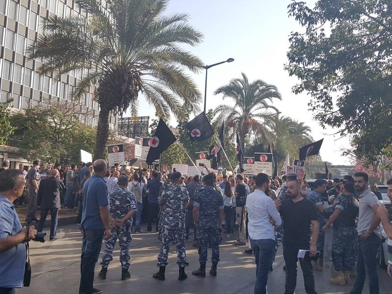 ماذا يجري في محيط قصر العدل بين القوميين و مؤيدي الجميل؟