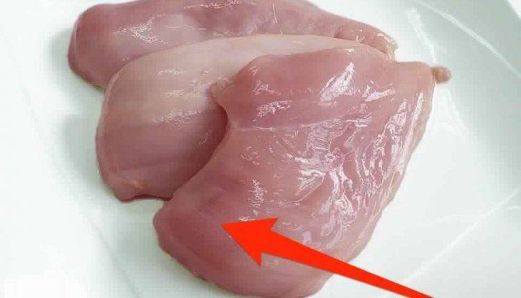 إلامَ تشير الخطوط البيضاء على صدر الدجاج؟