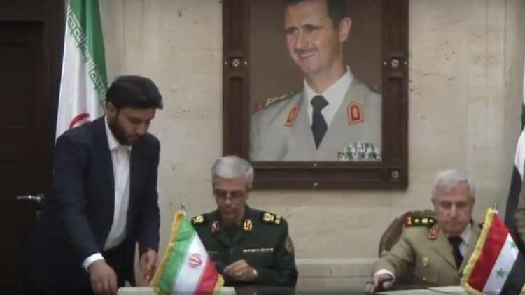 دمشق وطهران توقعان على اتفاق لتوسيع التعاون بين جيشيهما