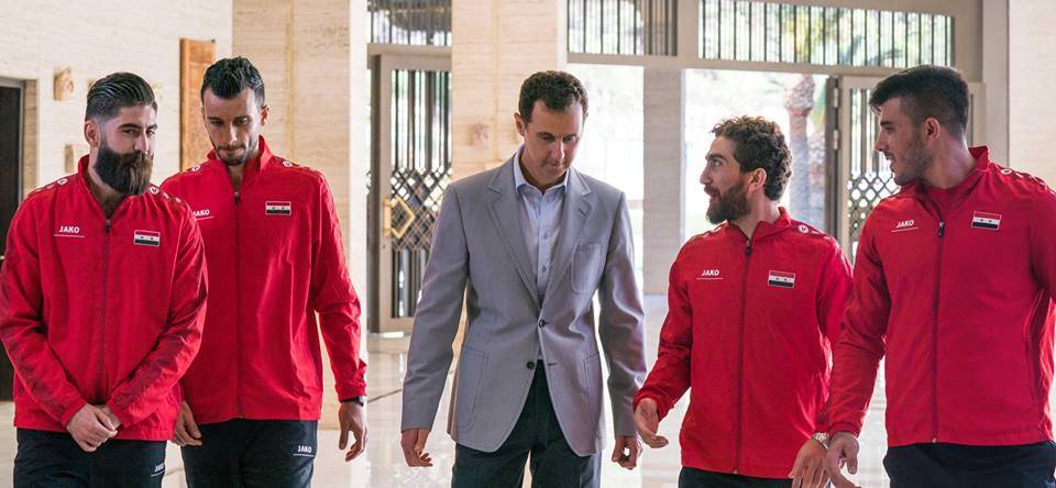 بالفيديو: هذا ما ما قاله الرئيس الأسد للفريق السوري