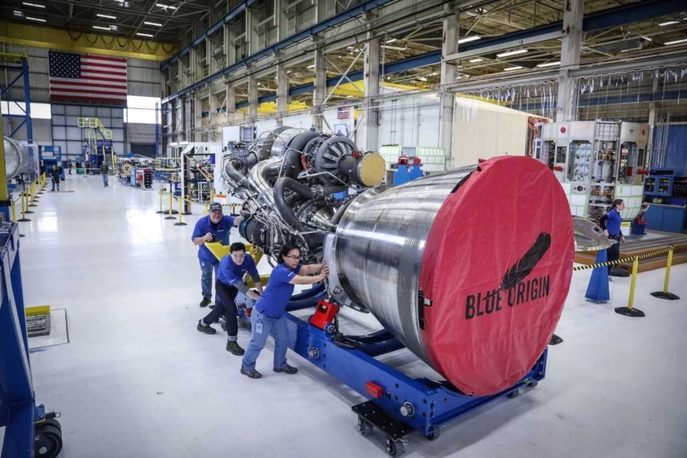 للمرة الأولى... "blue origin" تختبر محرك صاروخ فضائيا بنجاح
