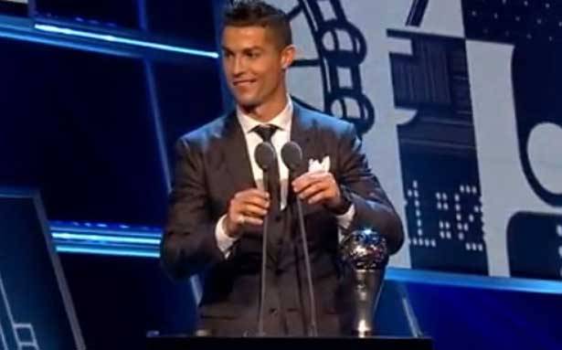 البرتغالي كريستيانو رونالدو أفضل لاعب في العالم لعام 2017