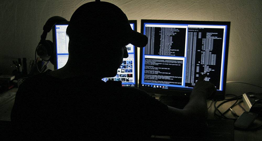 بوتين يؤكد ضرورة رفع مستوى أمن البنى التحتية للإنترنت الروسي