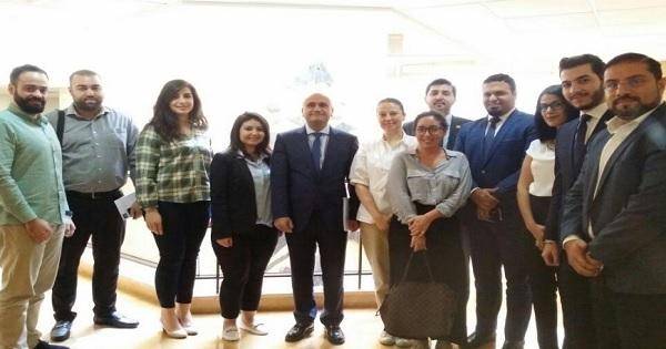 أبي رميا تبنى اولويات منتدى الشباب