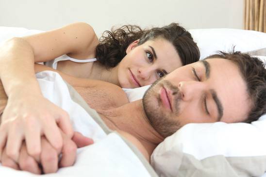 لماذا ينام الرجل بعد ممارسة العلاقة الحميمة؟