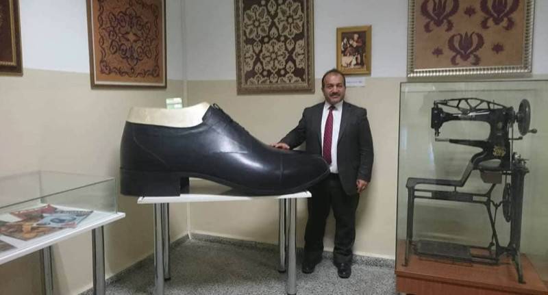 بالصور - متحف لأحذية المشاهير!