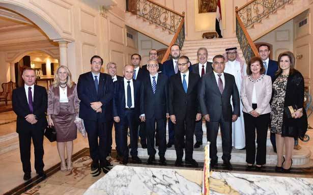 السفير المصري كرّم المدير العام للأمن العام