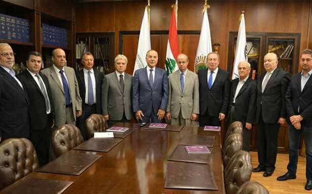 سفير إسبانيا عرض تعزيز
التعاون مع غرفة طرابلس