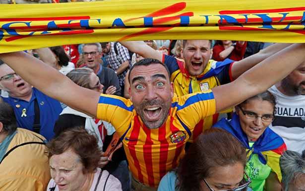 كاتالونيا تعلن الانفصال ومدريد تحل الحكومة والبرلمان