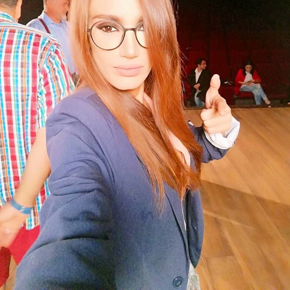 بالصورة: لورا خباز تغيّر اللوك.. هذا لون شعرها الجديد!