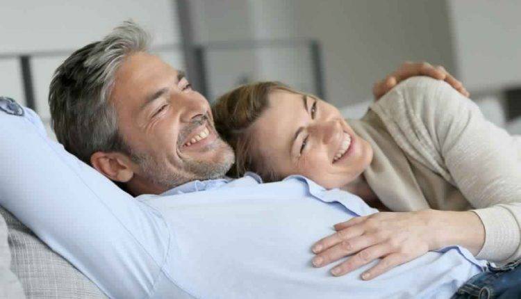 للرجال فقط… أكثروا من ممارسة العلاقة الحميمة بعد الخمسين!