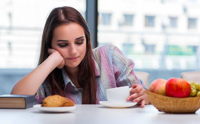 دراسة تحذر:  ان لم تنامي في هذه الساعة ستكسبين نصف كيلوغرام أسبوعيًا!
