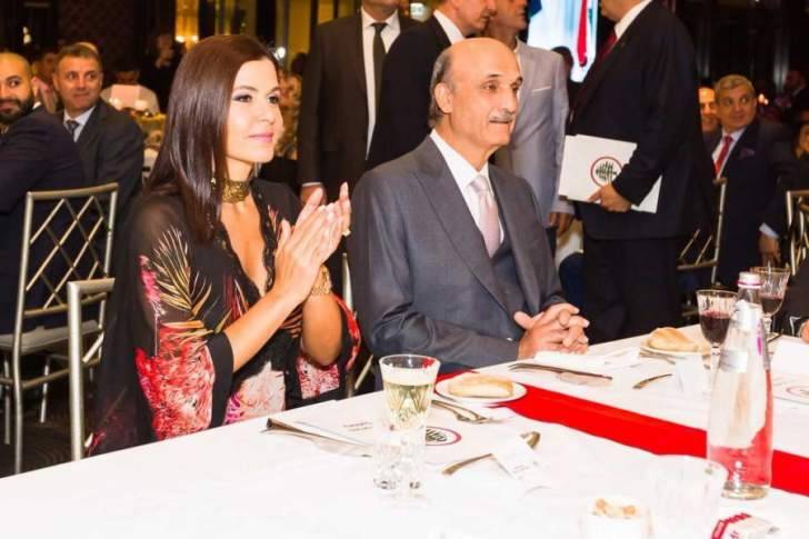بعد غياب 3 أسابيع.. جعجع وعقيلته يعودان إلى لبنان