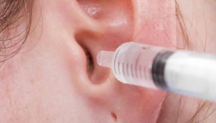 إليك الطرق الأكثر فعالية للتخلص من شمع الأذن