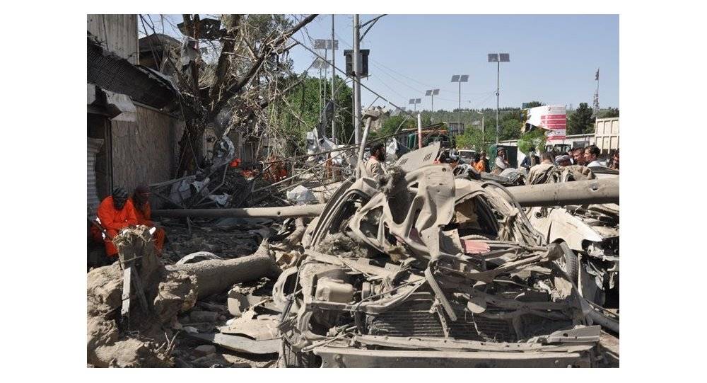 مقتل 15 شخصا على الأقل في انفجار شاحنتي وقود في أفغانستان