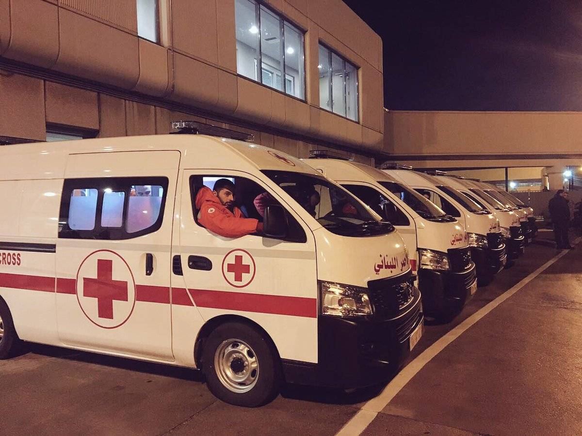 ٥ جرحى في انهيار سقف قيد الإنشاء في الجديدة وقام الصليب الاحمر اللبناني بنقلهم الى مستشفيات المنطقة