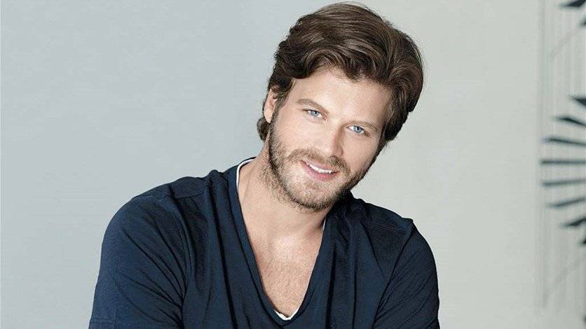 صورة  رومانسية لمهند وزوجته في عيد ميلاده... تُشعل غيرة الجمهور!