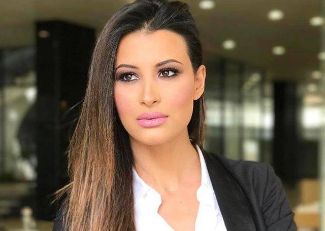 بالصور... هذه كلفة اطلالة ريم السعيدي في موسكو!!!